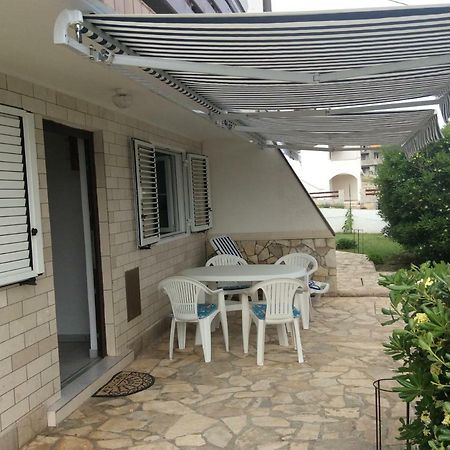 Island Of Pag Holiday Apartments Экстерьер фото