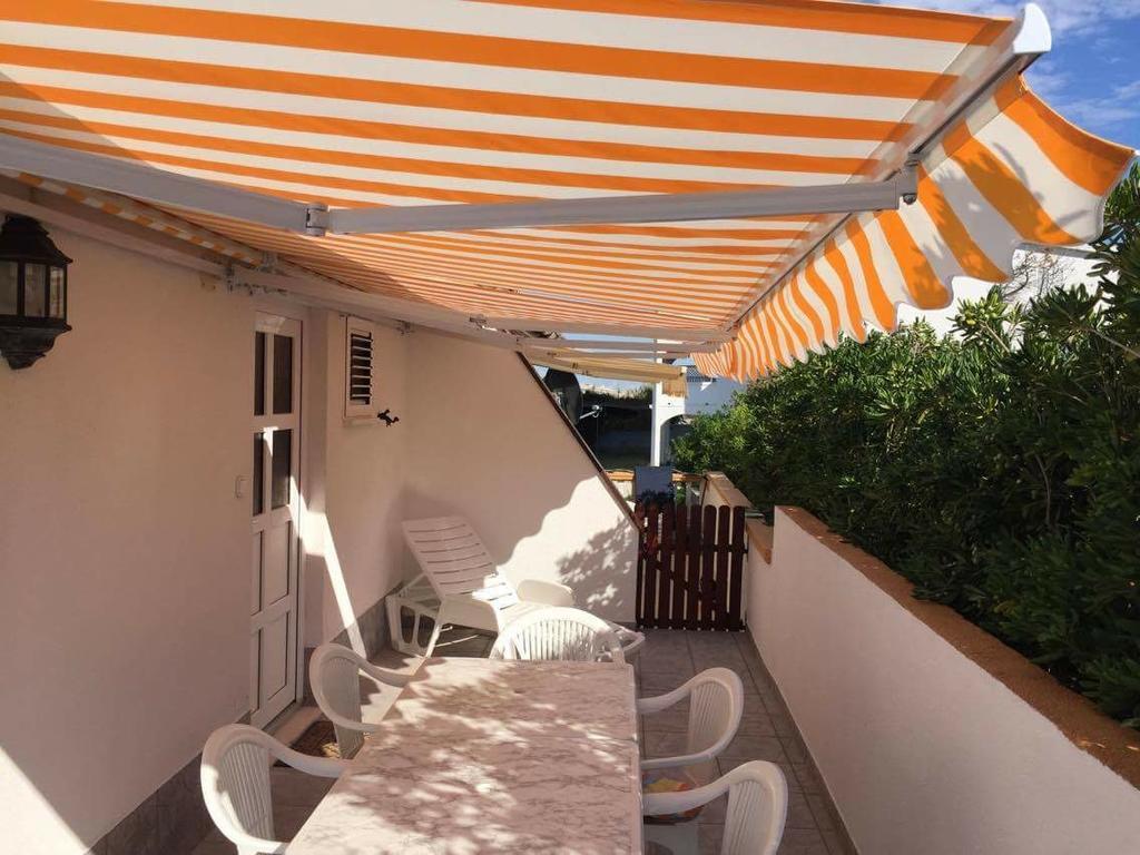 Island Of Pag Holiday Apartments Экстерьер фото