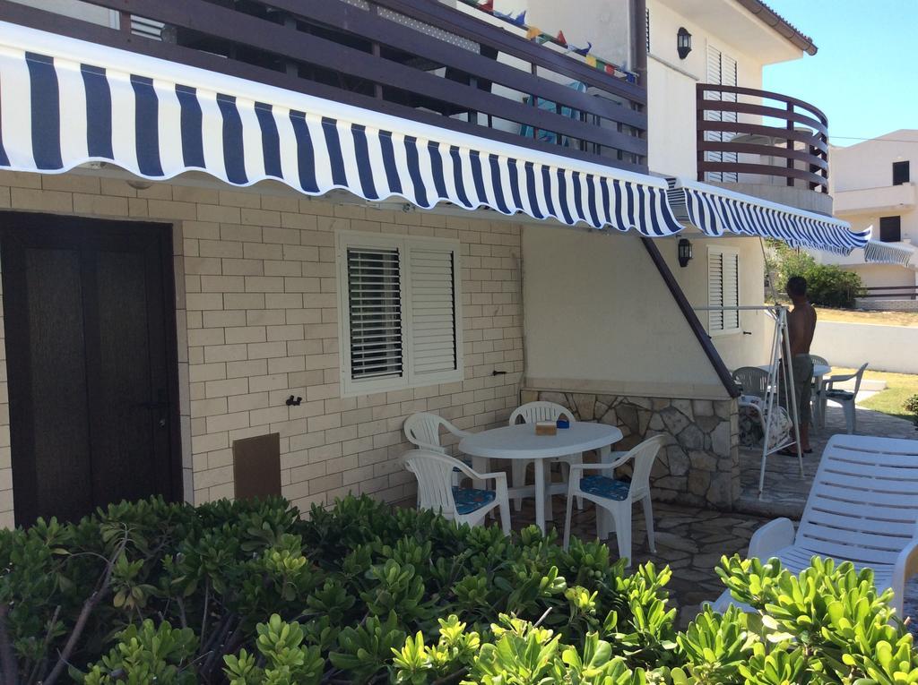 Island Of Pag Holiday Apartments Экстерьер фото