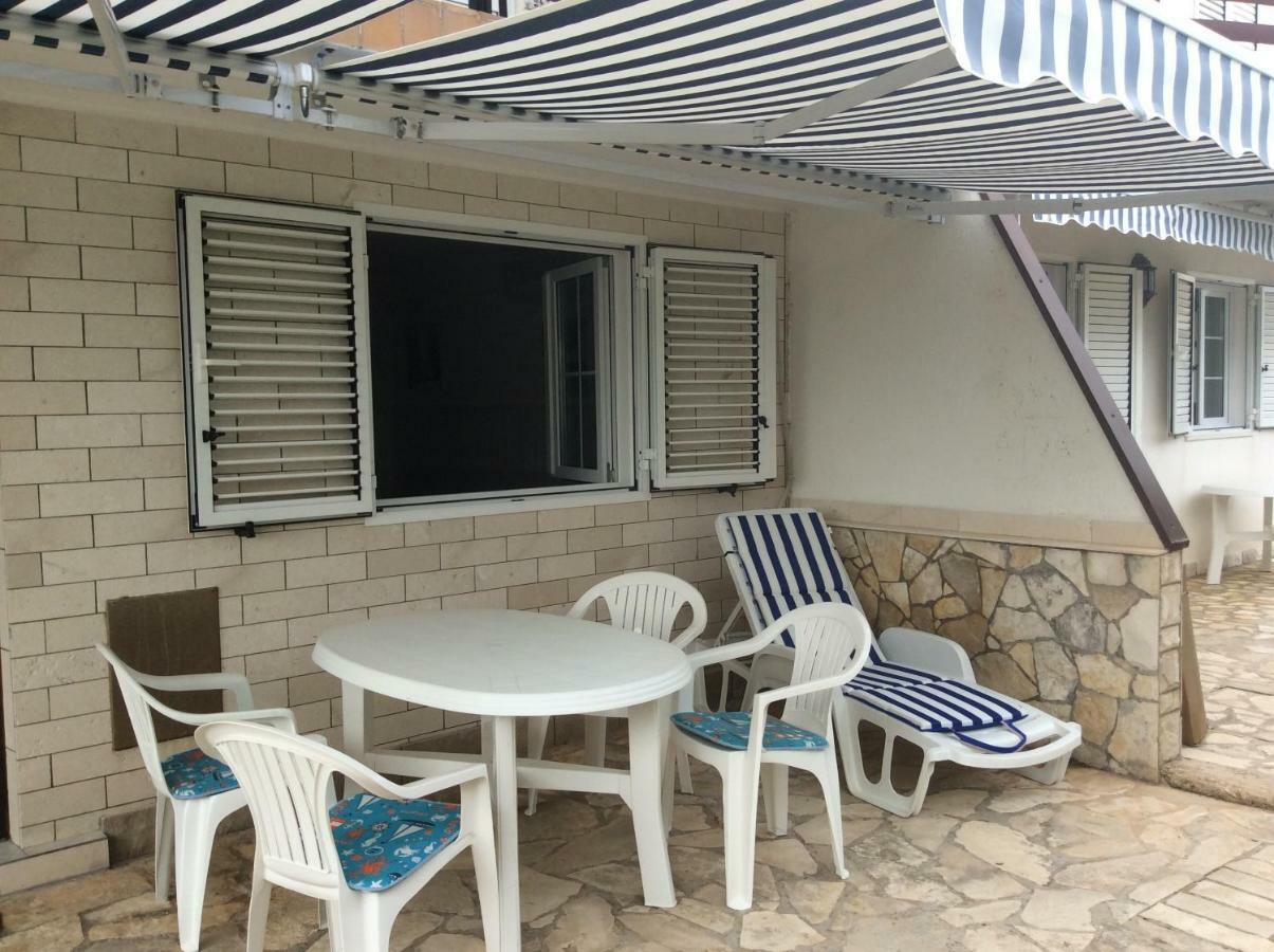 Island Of Pag Holiday Apartments Экстерьер фото
