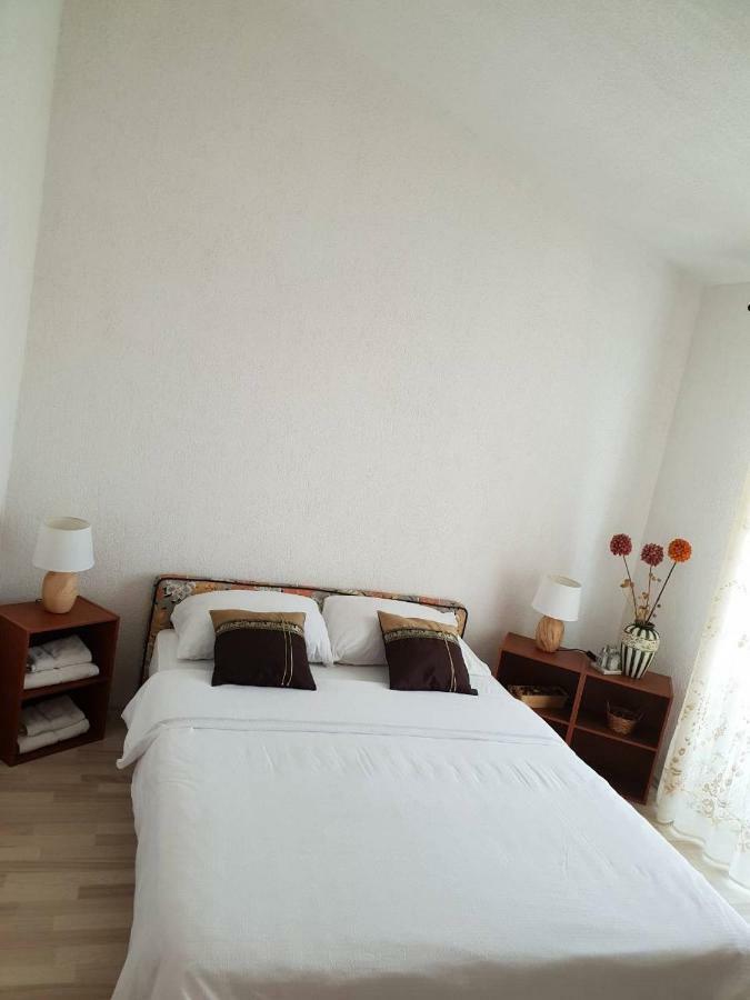 Island Of Pag Holiday Apartments Экстерьер фото