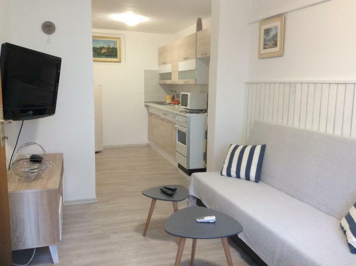Island Of Pag Holiday Apartments Экстерьер фото