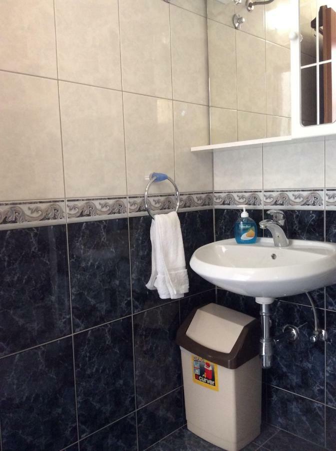 Island Of Pag Holiday Apartments Экстерьер фото