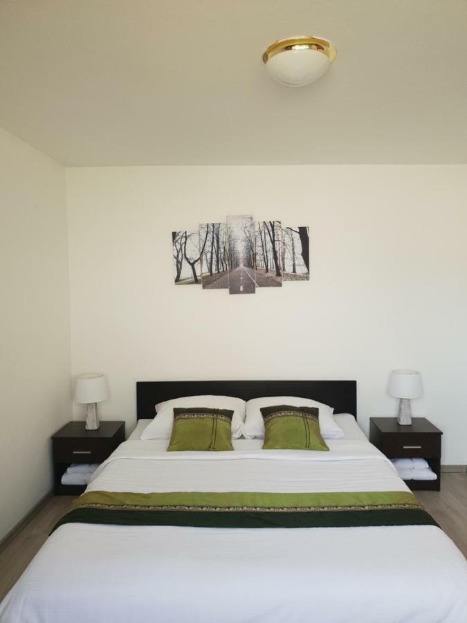 Island Of Pag Holiday Apartments Экстерьер фото