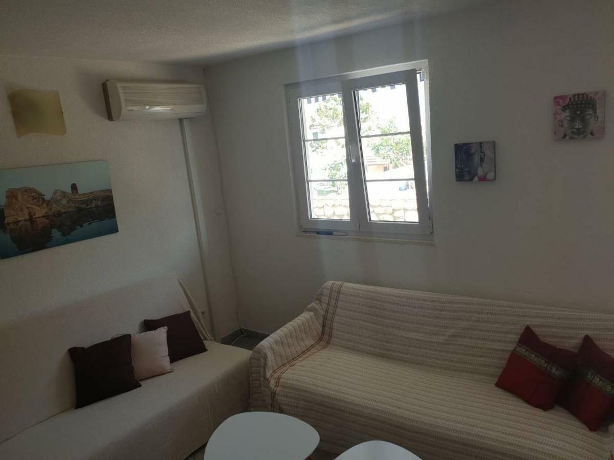 Island Of Pag Holiday Apartments Экстерьер фото