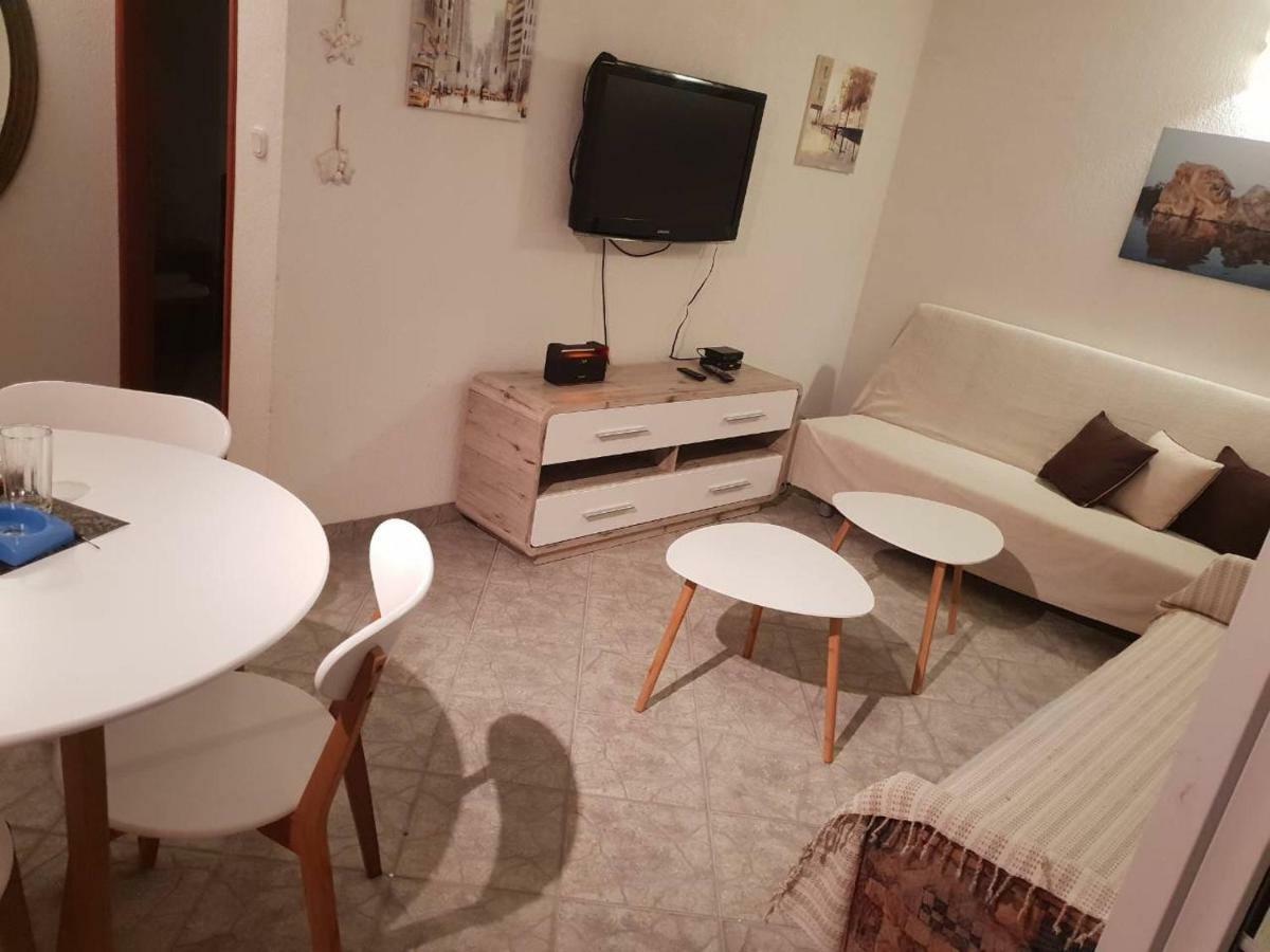 Island Of Pag Holiday Apartments Экстерьер фото